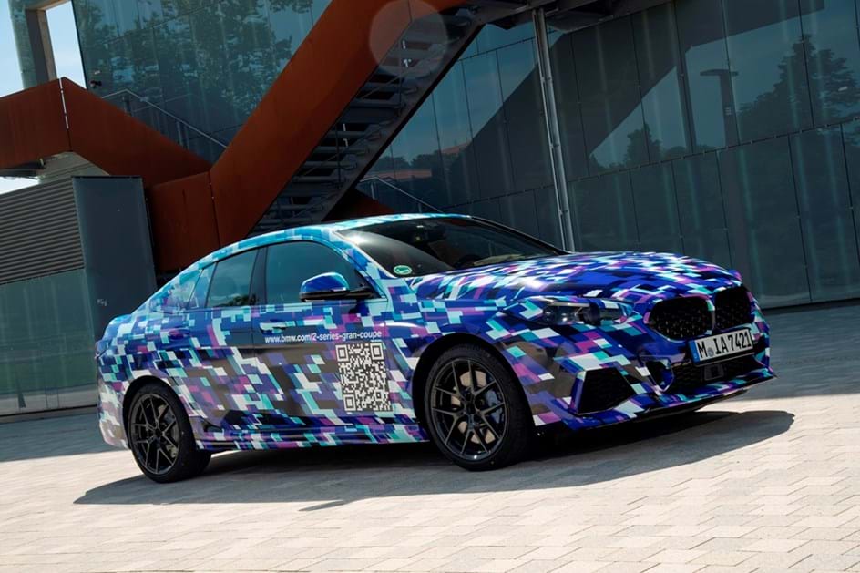 Novo BMW Série 2 Gran Coupé revelado… com camuflagem!