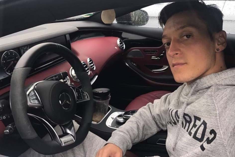 Mesut Özil, vítima de tentativa ‘carjacking', tem colecção de carros de sonho