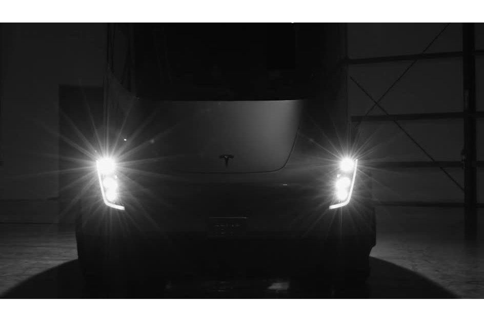 Tesla SemiHome: camião 100% eléctrico ganha casa sobre rodas 