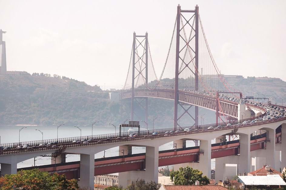 Movimento Coletes Amarelos ameaça juntar-se à greve dos motoristas e fechar ponte 25 de Abril