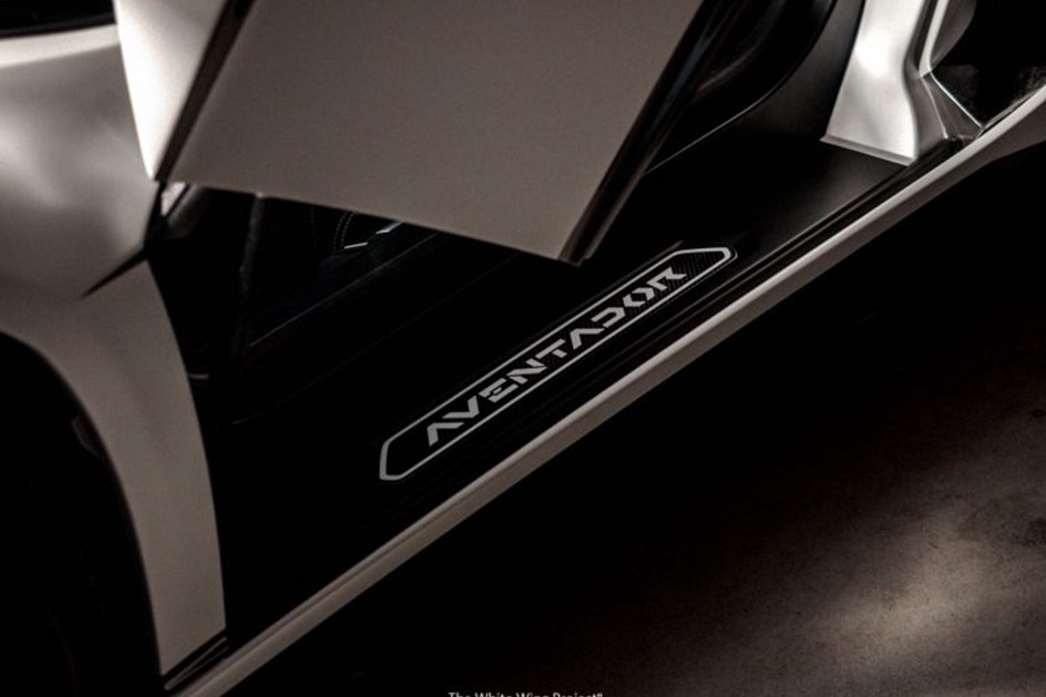 Há uma empresa que deixa o interior do seu Lamborghini ainda mais luxuoso