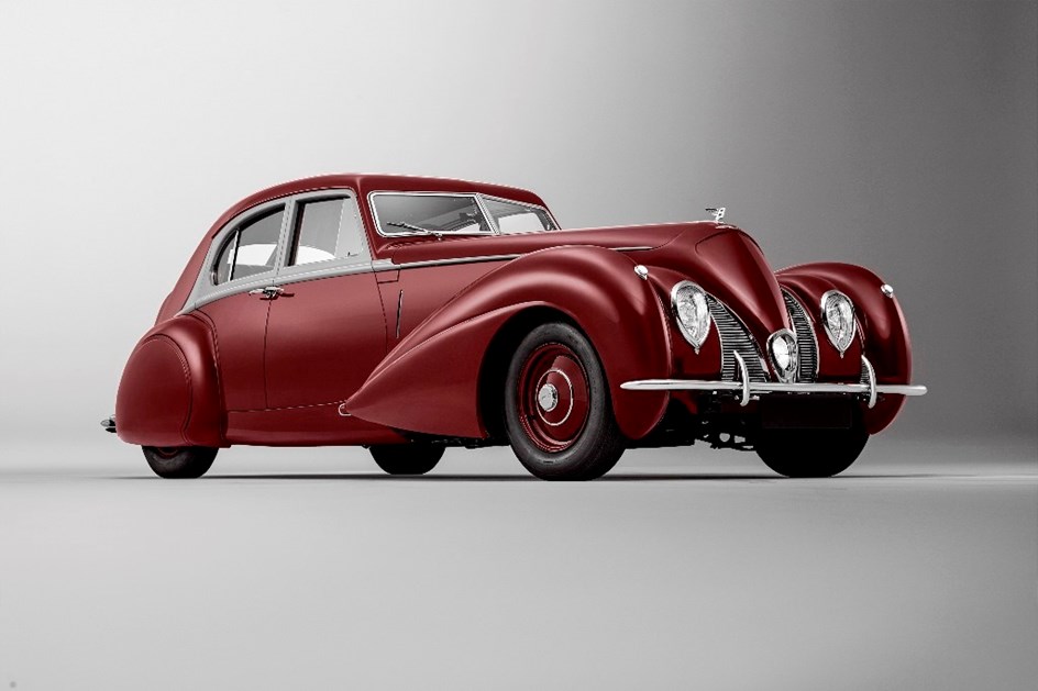 Bentley que desapareceu na Segunda Guerra foi reconstruído