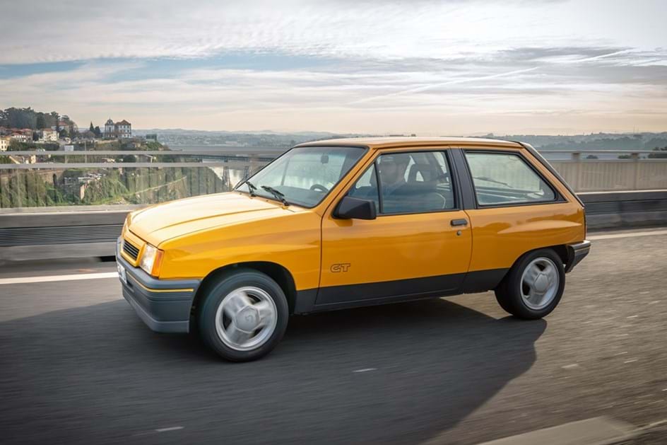 Opel encontrou e comprou Corsa GT raro de 1987 no Porto