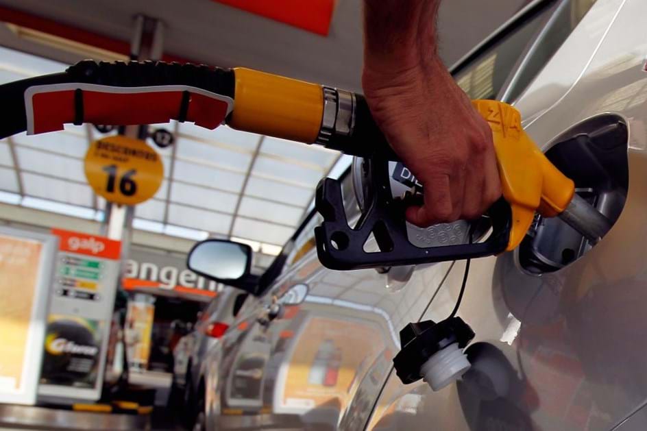 Preços dos combustíveis sobem 0,5 cêntimos na próxima segunda
