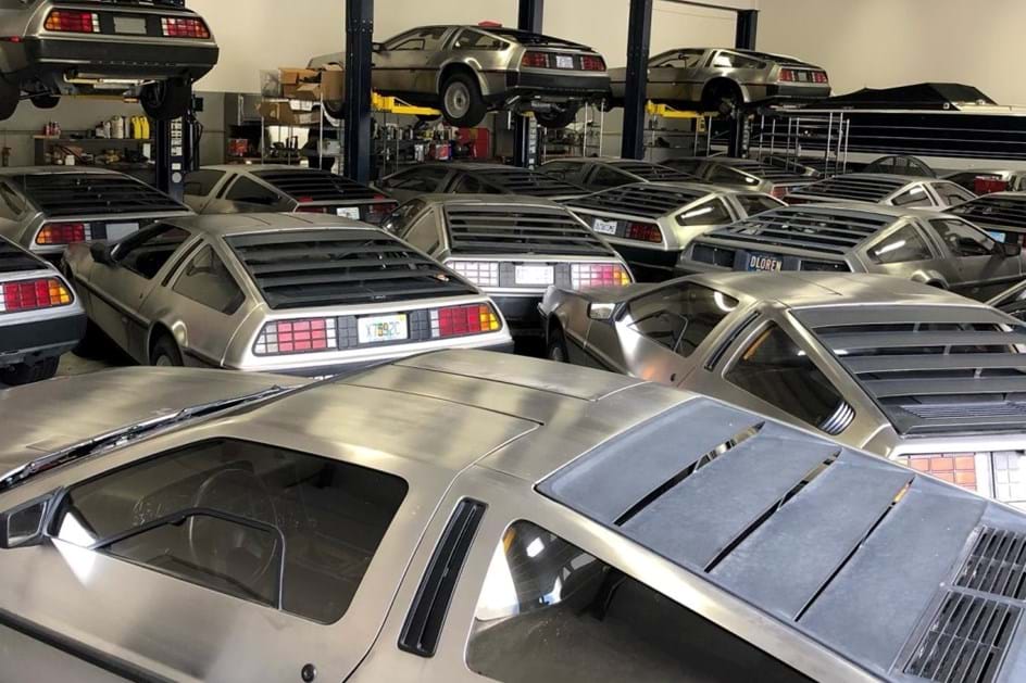 Dúzias de DeLorean fechados a sete chaves à espera da tempestade
