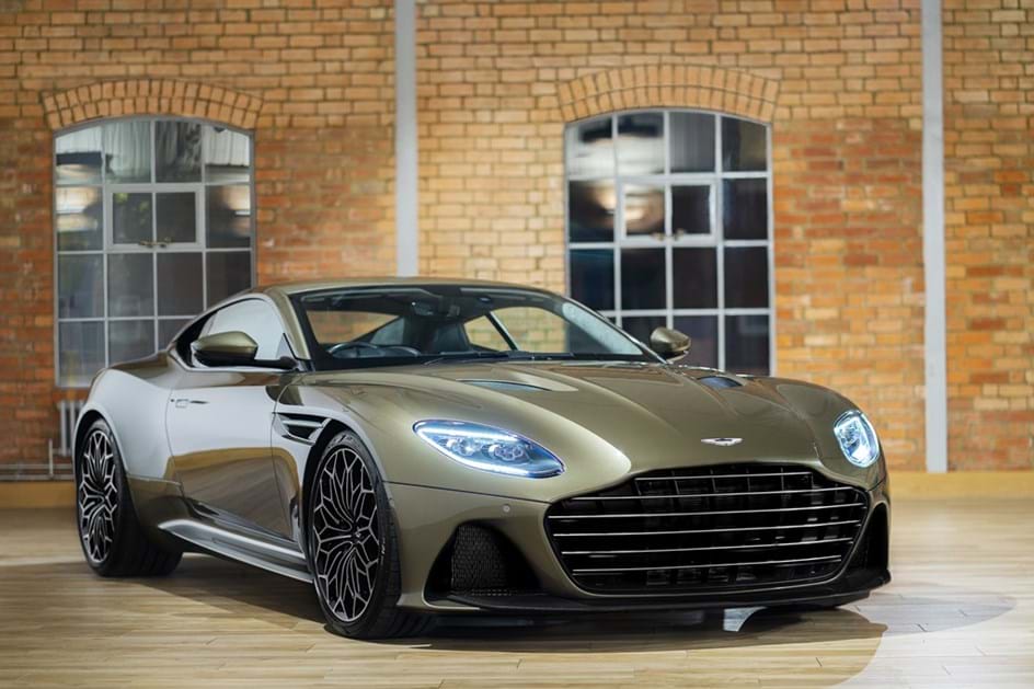 James Bond: Aston Martin tem quatro bólides em novo filme de 007