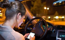 Sabia que mais de 70% dos portugueses usa telemóvel ao volante?
