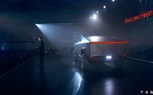Nova Tesla Cybertruck parece obra de ficção científica