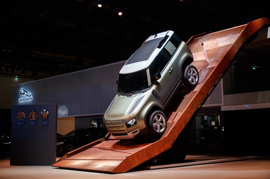 Land Rover Defender é estrela em '007 – Sem Tempo para Morrer' - Tome ...