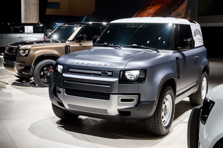 Land Rover Defender é estrela em '007 – Sem Tempo para Morrer' - Tome ...