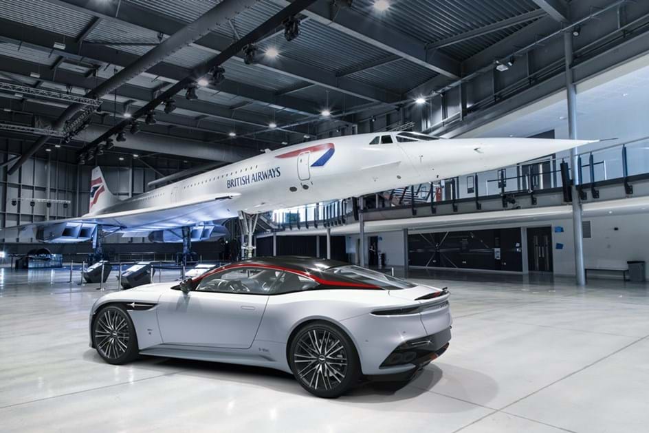 Aston Martin DBS Superleggera celebra primeiro voo do Concorde