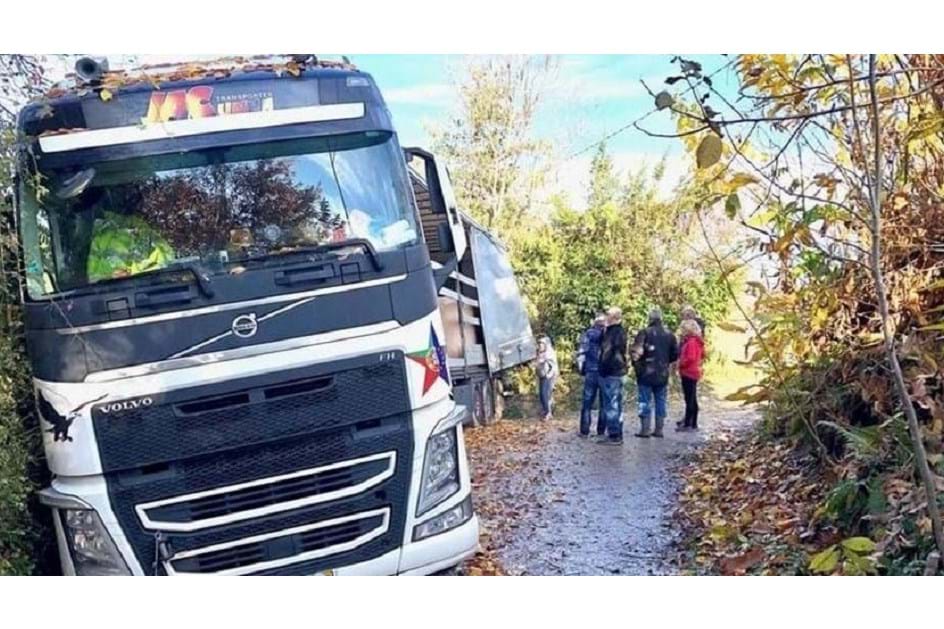 Motorista português enganado pelo GPS está há seis dias com camião atolado em Itália
