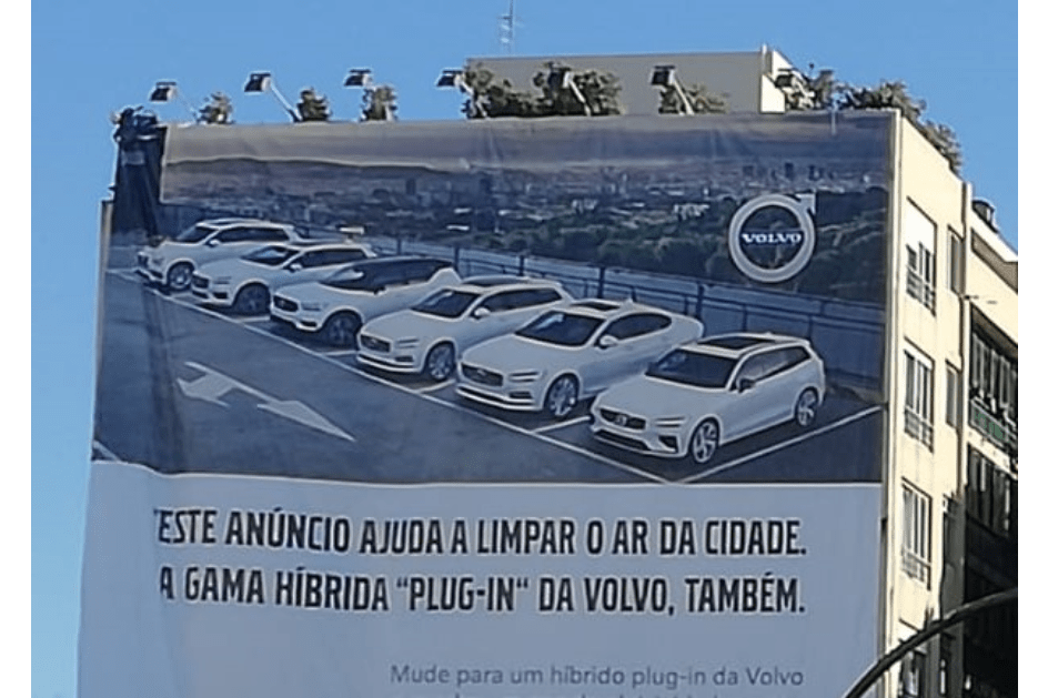 Volvo instalou tela no Porto que ajuda a purificar o ar