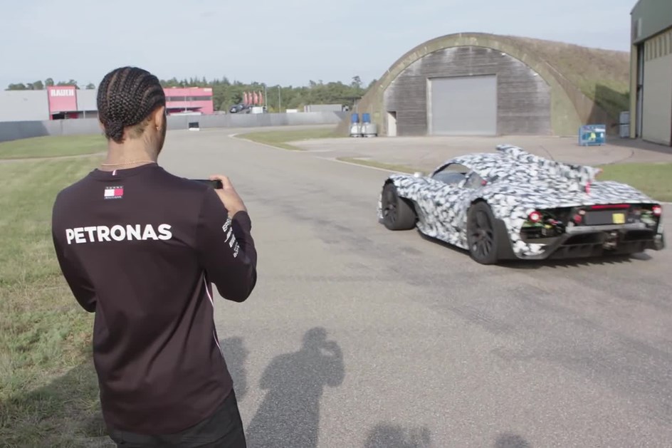 Lewis Hamilton já viu o Mercedes-AMG Project ONE em pista