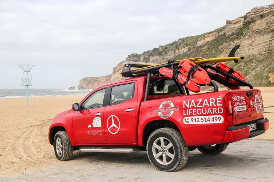 Mercedes volta a fornecer Classe X para a patrulha da Praia da Nazaré
