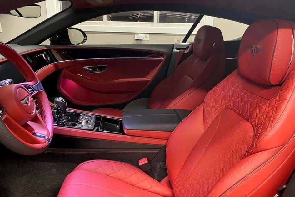 Floyd Mayweather ostenta coleção de carros na web: Brinquedos