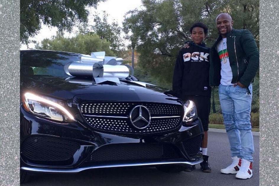 Floyd Mayweather ostenta coleção de carros na web: Brinquedos