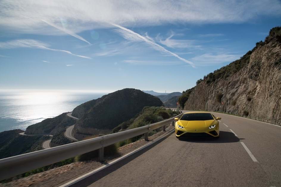 Lamborghini Huracán EVO RWD: o condutor no centro de uma experiência visceral