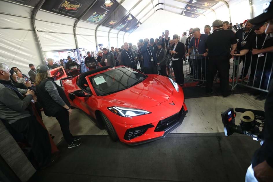 Primeiro Corvette C8 Stingray vendido por 2,7 milhões de euros