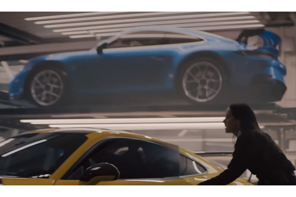 Novo Porsche 911 GT3 "apanhado" em anúncio do Super Bowl