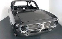 Alfaholics criou Alfa Romeo Giulia (original) em carbono que pesa apenas 800 kg