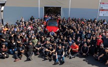 COVID-19: Tesla obrigada a encerrar a fábrica de Fremont