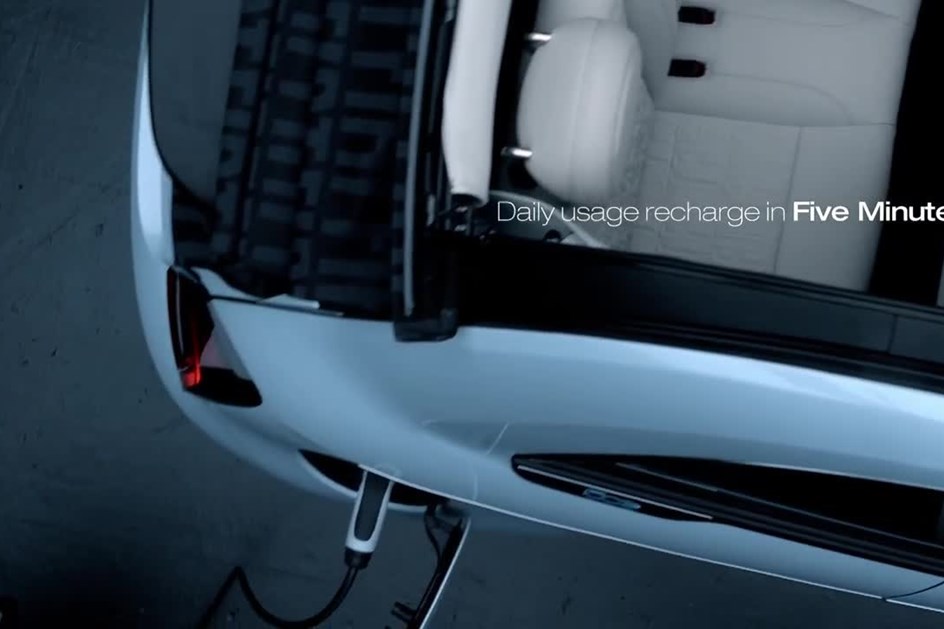 Novo Fiat 500 eléctrico revelado: fotos e vídeos oficiais com Leonardo DiCaprio