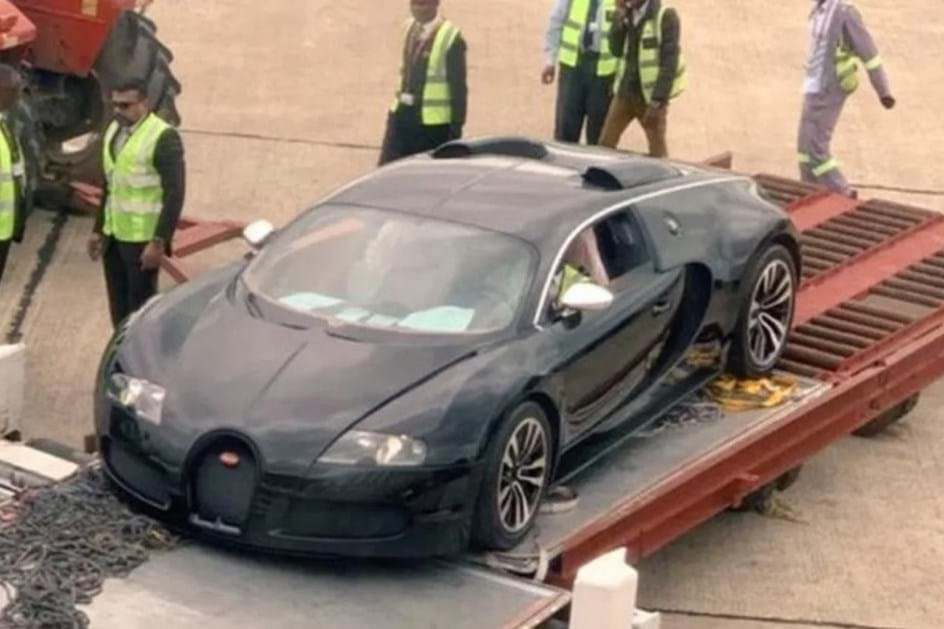 Insólito. Bugatti Veyron de 2 milhões de euros em risco de ser destruído