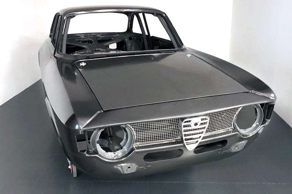 Alfaholics criou Alfa Romeo Giulia (original) em carbono que pesa apenas 800 kg
