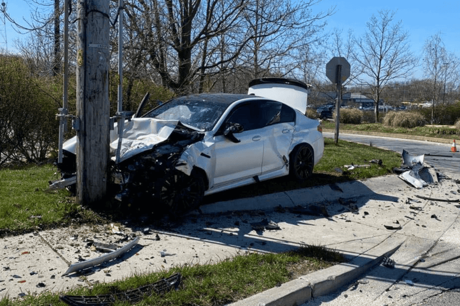 BMW M5 de 150 mil euros destruído 11 km depois de deixar o stand