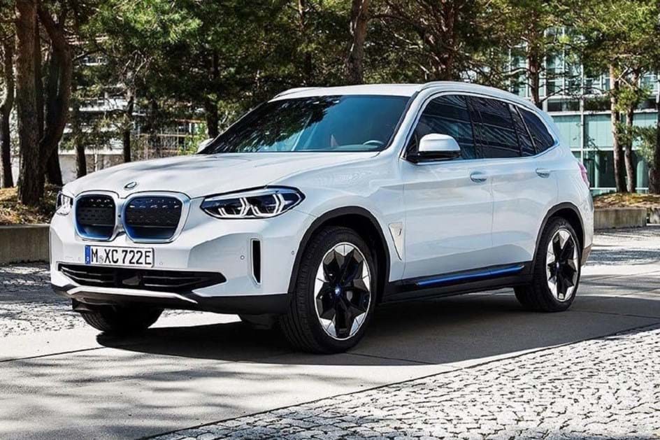 Novo BMW iX3 já circula nas redes sociais