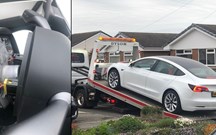 Susto: volante de Tesla Model 3 com um mês cai no colo do condutor