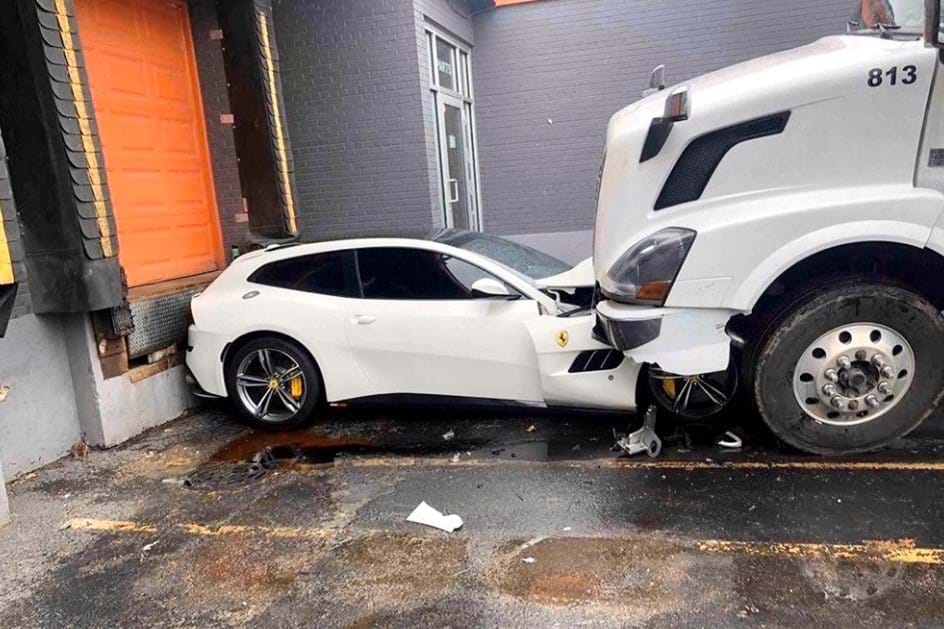 Camionista quis vingar-se do patrão e destruiu-lhe o Ferrari de quase 300 mil euros
