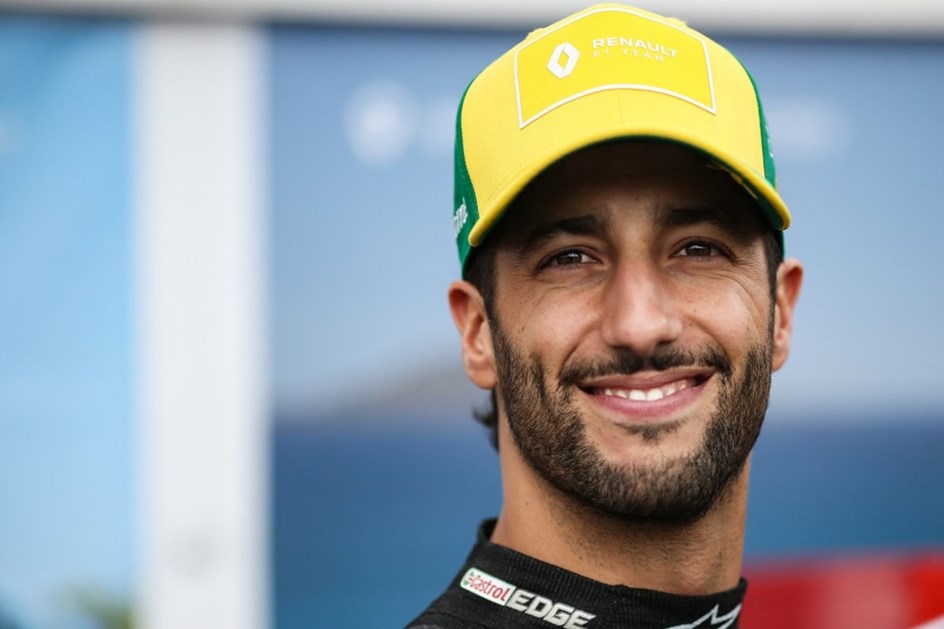 Jogo de cadeiras na F1: Ricciardo na Mclaren e Sainz na Ferrari