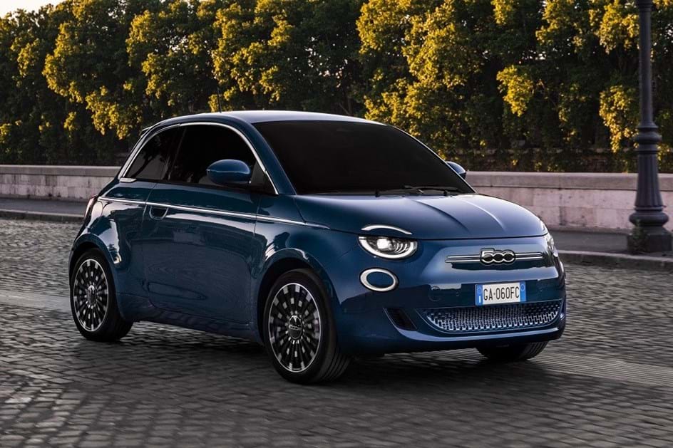 Fiat 500 eléctrico: ‘La Prima’ com capota por 34.900 euros