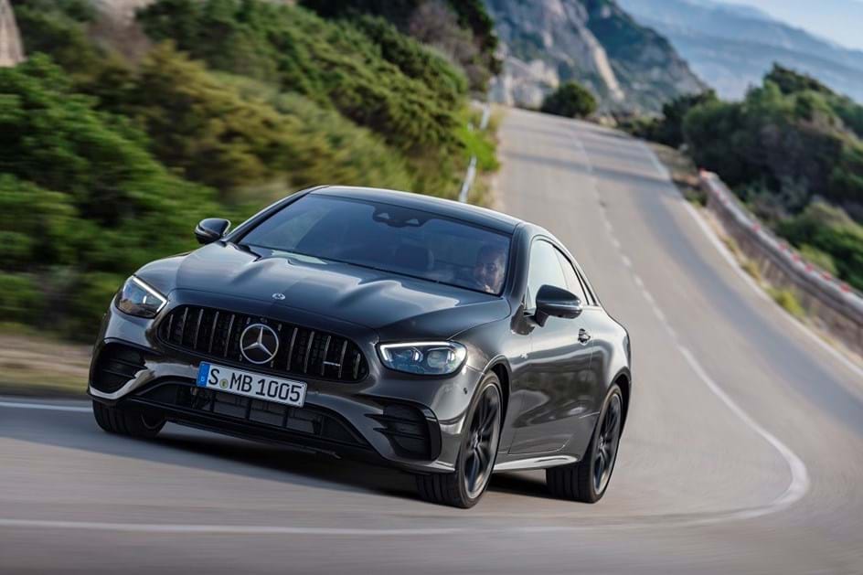 Qual gosta mais? Mercedes Classe E Coupé e Cabrio já têm preços para Portugal