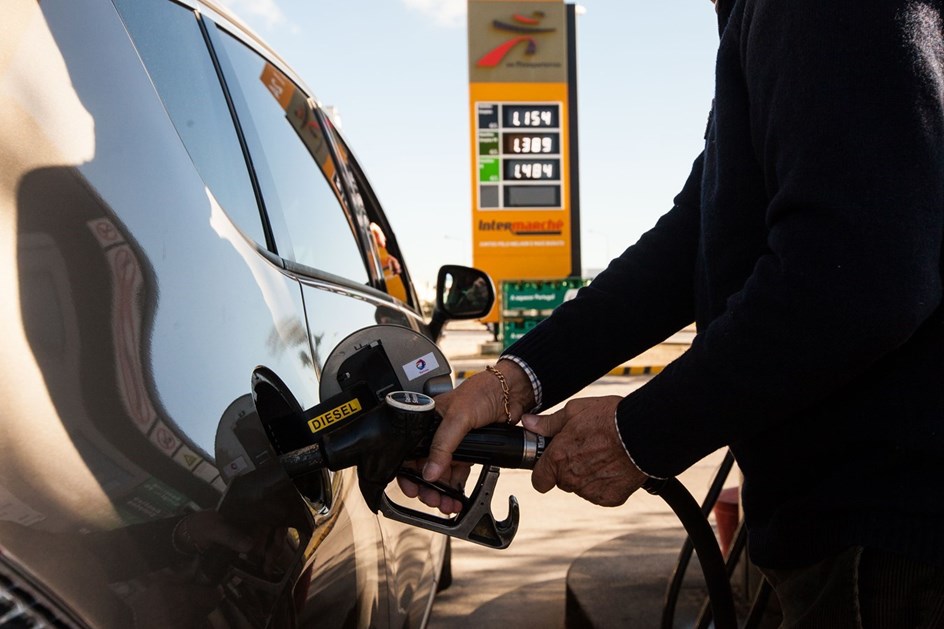Gasolina já subiu 16 cêntimos desde Maio e vai voltar a aumentar