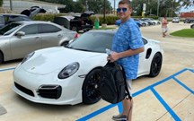 Compra Porsche 911 Turbo com cheque feito em casa e acaba preso