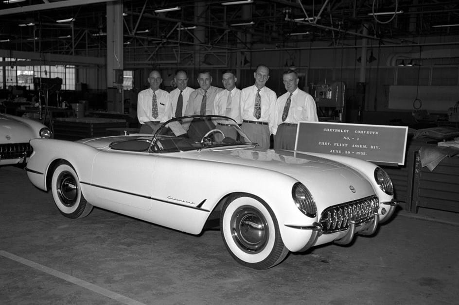 Bancos do primeiro Chevrolet Corvette à venda por mais de 76 mil euros