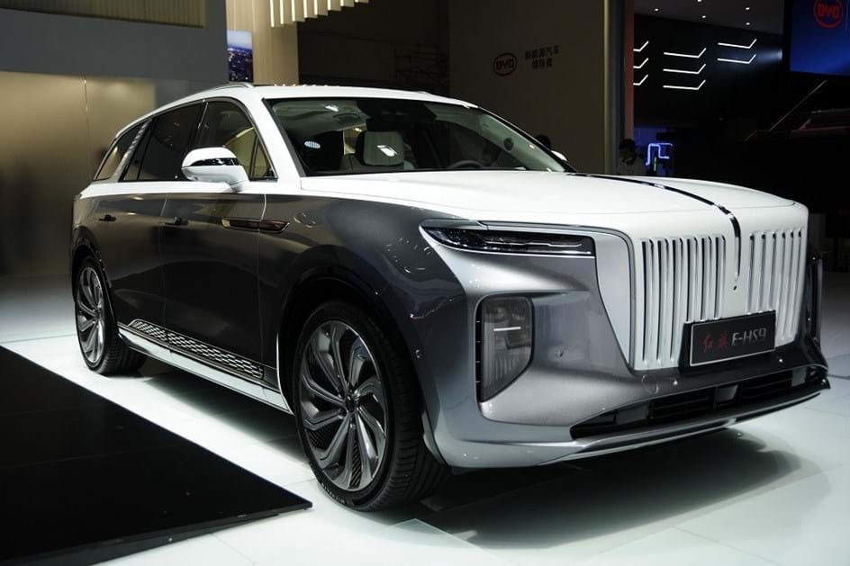 "Rolls-Royce" eléctrico chinês já chegou à Europa