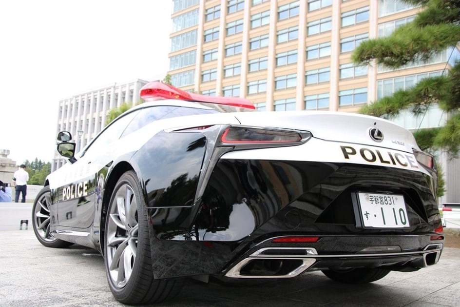 Polícia japonesa ganha Lexus LC 500 para apanhar "aceleras"