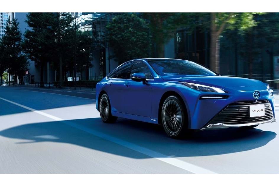 Toyota Mirai: coupé a hidrogénio já se vende na Califórnia