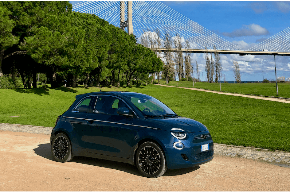 Ao volante do novo Fiat 500 eléctrico: o melhor automóvel do segmento?