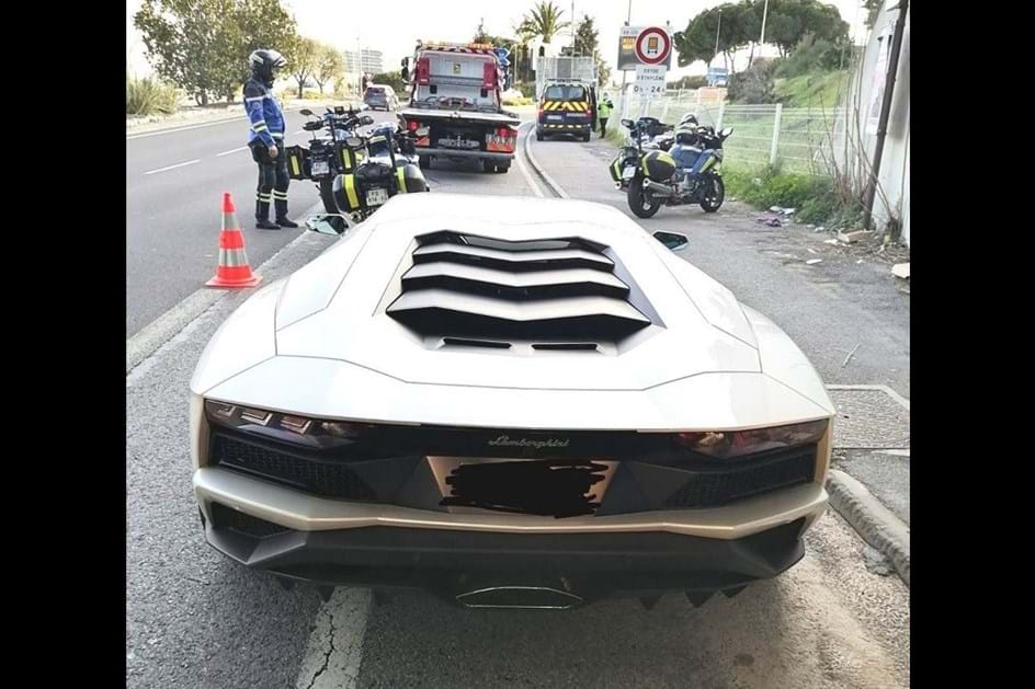 Lamborghini apreendido por excesso de velocidade pode ir a leilão