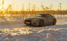 Brincar na neve: novo Mercedes SL já acelera no Árctico