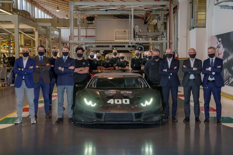 Lamborghini em festa: construídos 400 Huracán de competição