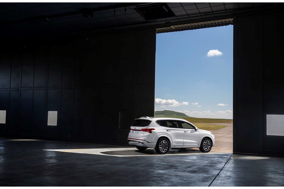 Hyundai Santa Fe renovou-se e já é híbrido: saiba os preços