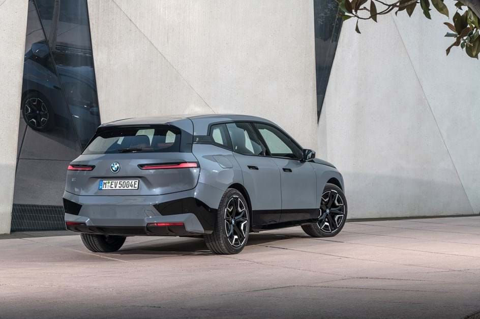 BMW iX: novo SUV eléctrico com autonomia até 630 km; saiba quanto custa ...