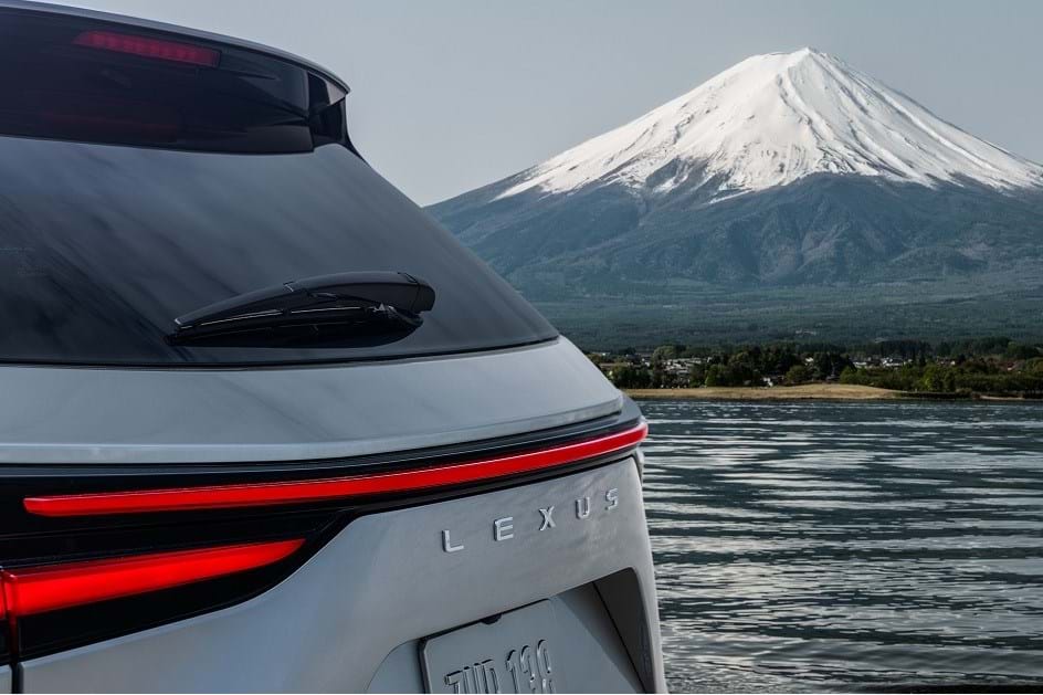 Revolução estilística: Lexus NX mostra primeira imagem