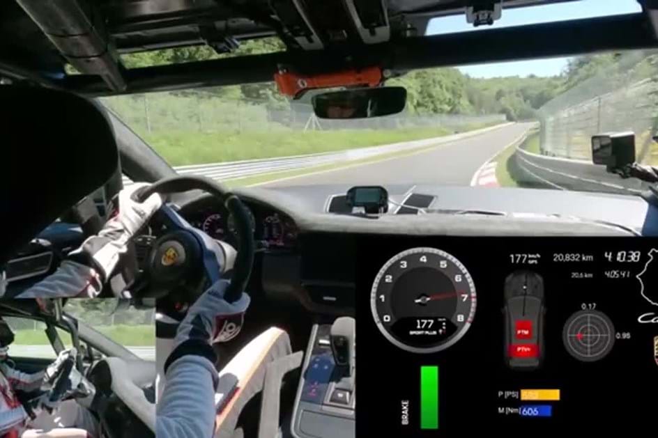 Novo Porsche Cayenne: a bordo da destruição do recorde de Nürburgring